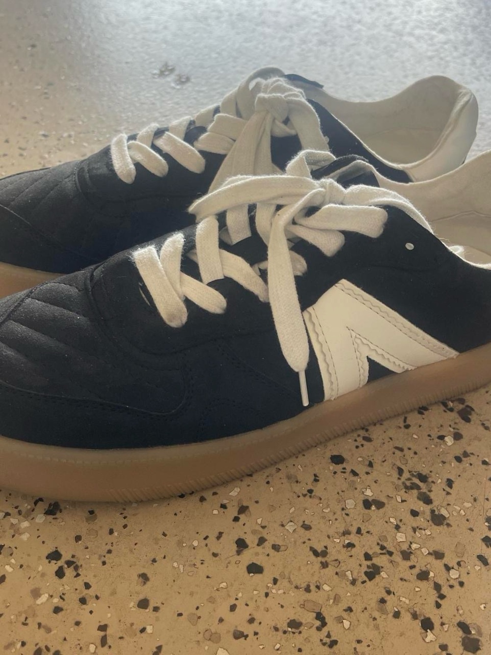 Woman  Black & White Casual Lace-Up Sneakers